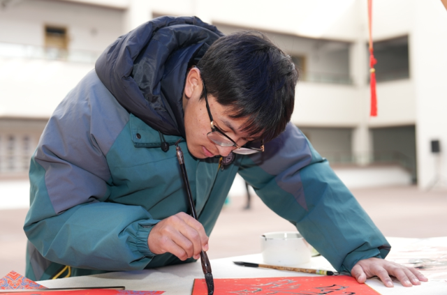 冲刺高考生学习很尽力他们的学习习惯也鼓励自己不断前行